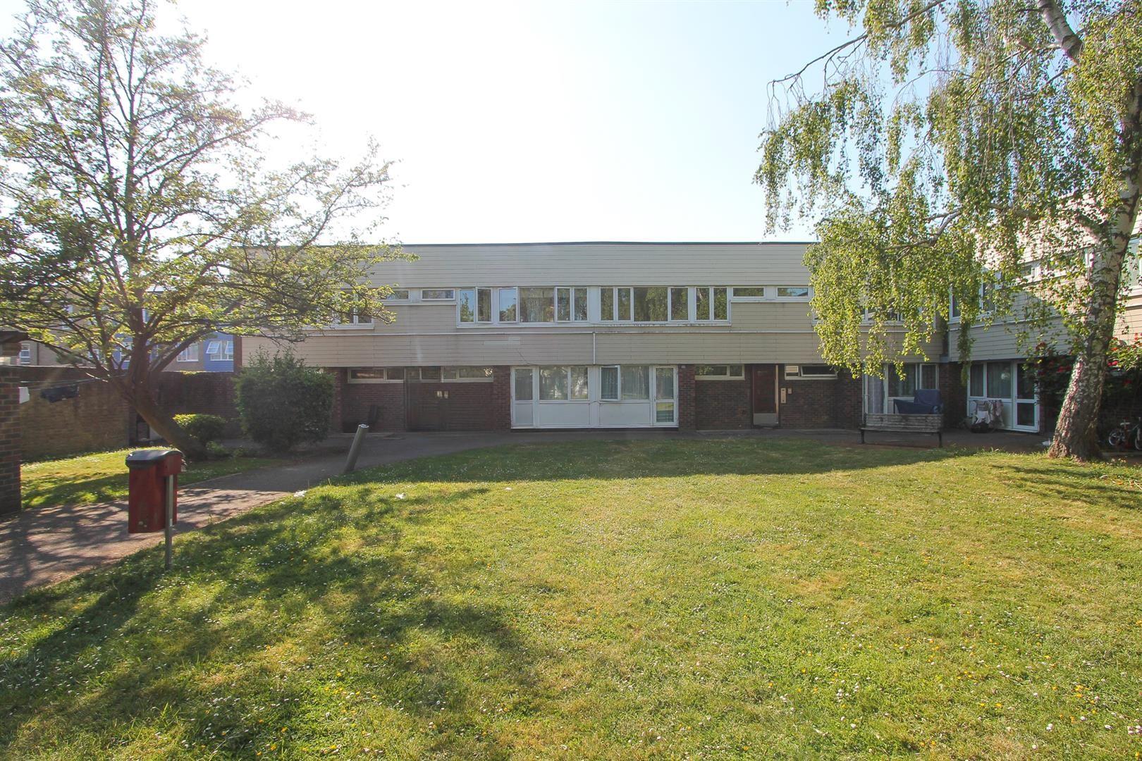 1 bed property in Defiant Way, Wallington